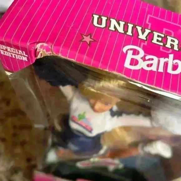 Arizona Wildcats Barbie Cheerleader Vintage 1996 Tucson AZ - Picture 11 of 12